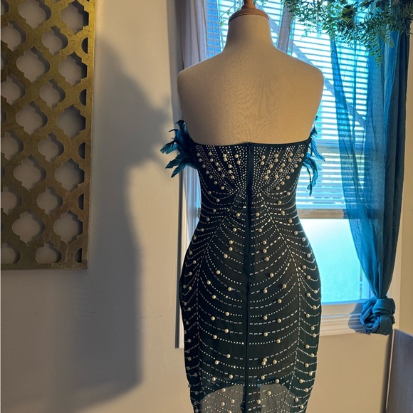 Halloween emerald fancy costume dress. Feathered bust with gems. Women’s Large - Picture 5 of 9